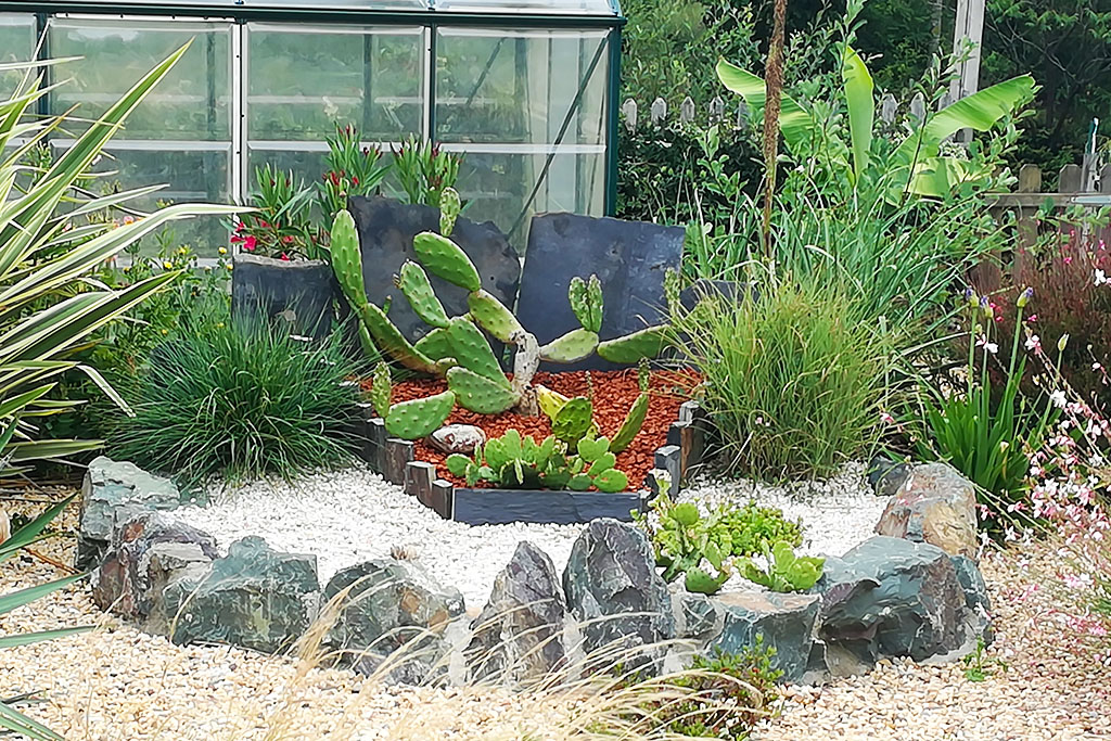 Solar Atlantique TP réalise vos aménagements extérieurs végétalisés : entreprise d'aménagements extérieurs sur Rennes, Redon et Laval